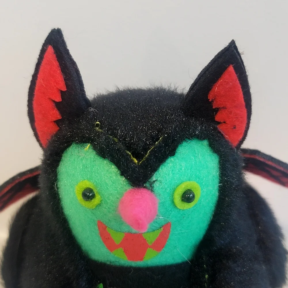 NEW Hyde & EEK! Boutique Featherly Friends 